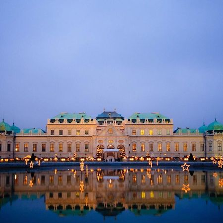 Regal Retreat Intimate Elegance Near Schoenbrunn Palace Вена Экстерьер фото