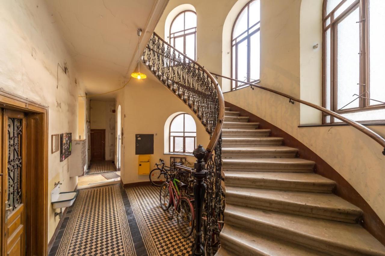 Regal Retreat Intimate Elegance Near Schoenbrunn Palace Вена Экстерьер фото